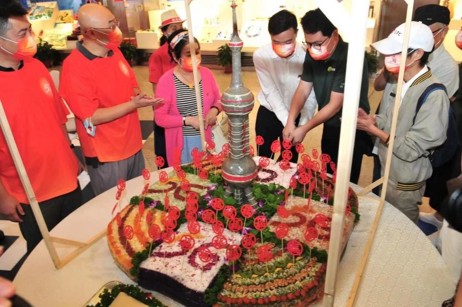 廣電5G“金色關愛卡”正式發布，首批百位60+廣電5G體驗官齊聚東方明珠